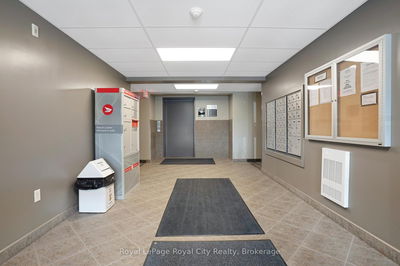 Unit 214 — 45 Kingsbury Sq, Guelph - Pineridge/Westminster Woods image-0-4