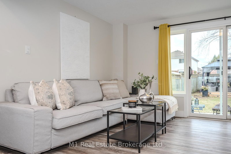 155 Stephanie Dr, Guelph, N1K 1X7 | Image 2