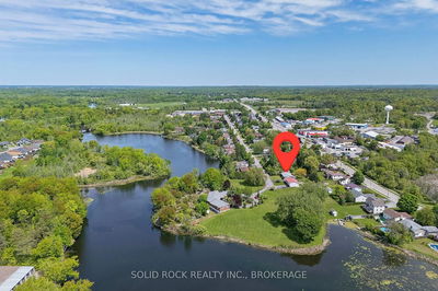 565 Queen St, Gananoque - Gananoque image-0-4