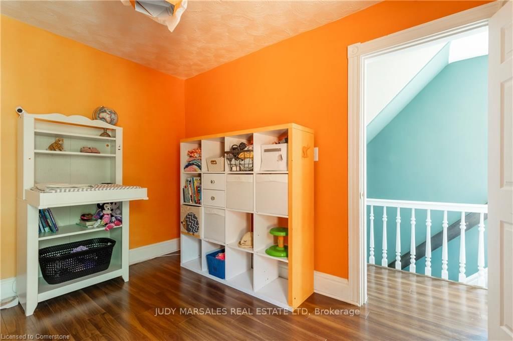 Detached House for sale at 83 Oak Avenue, Hamilton, Landsdale, L8L 5M7 - MLS: X12225548