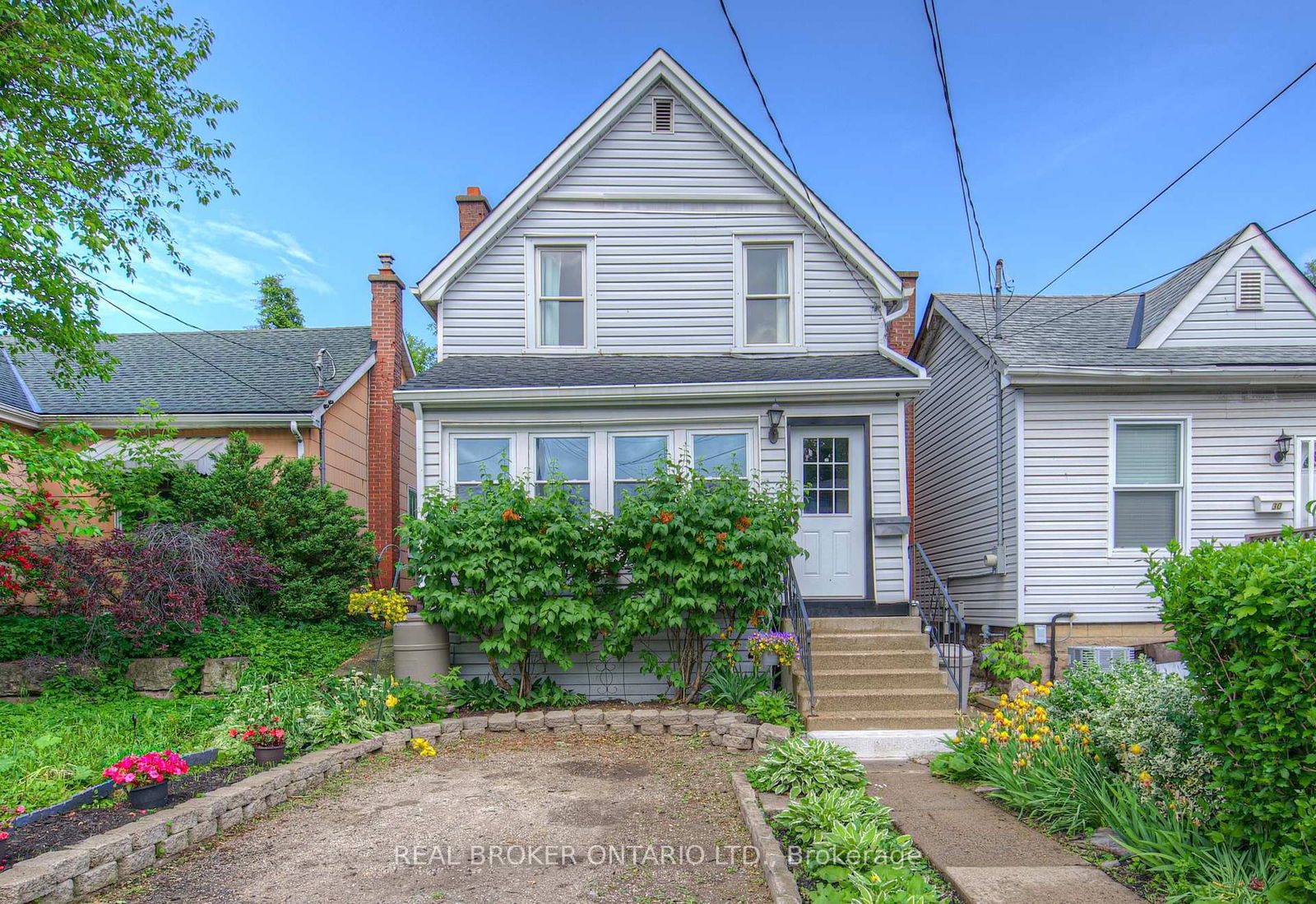 Detached House for sale at 32 East 23rd Street, Hamilton, Eastmount, L8V 2W6 - MLS: X12225701