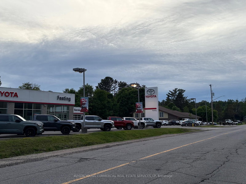 69 CENTRE St N, Huntsville, P1H 1T4 | Image 3