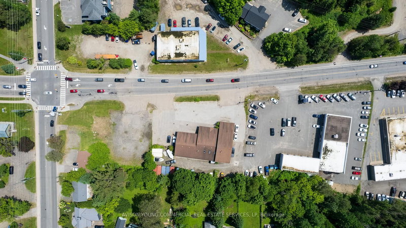 69 CENTRE St N, Huntsville, P1H 1T4 | Image 2