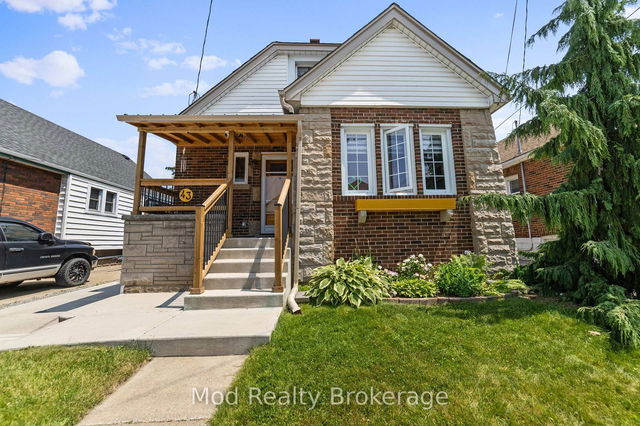 43 Weir Street S