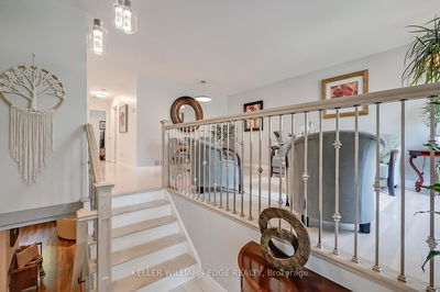 105 Glenhollow Dr, Hamilton - Stoney Creek Mountain image-0-3