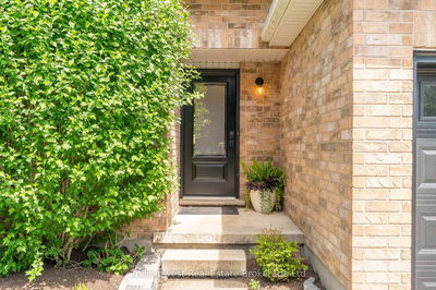 32 Waxwing Cres, Guelph - Kortright Hills image-0-4