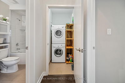 Unit 411 — 520 North Service Rd, Grimsby - Grimsby Beach image-0-3