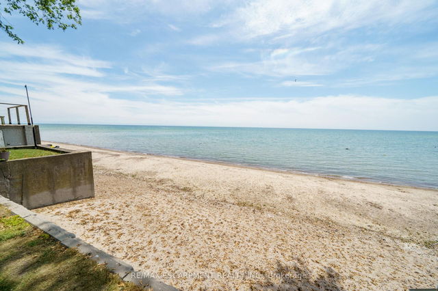 976 Lakeshore Road