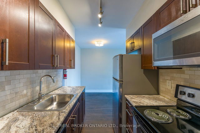 303 - 326 Hunter Street E