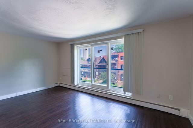 303 - 326 Hunter Street E