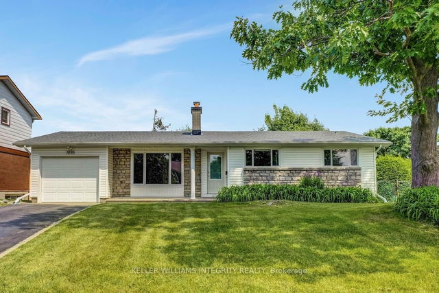 1895 Greenacre Crescent