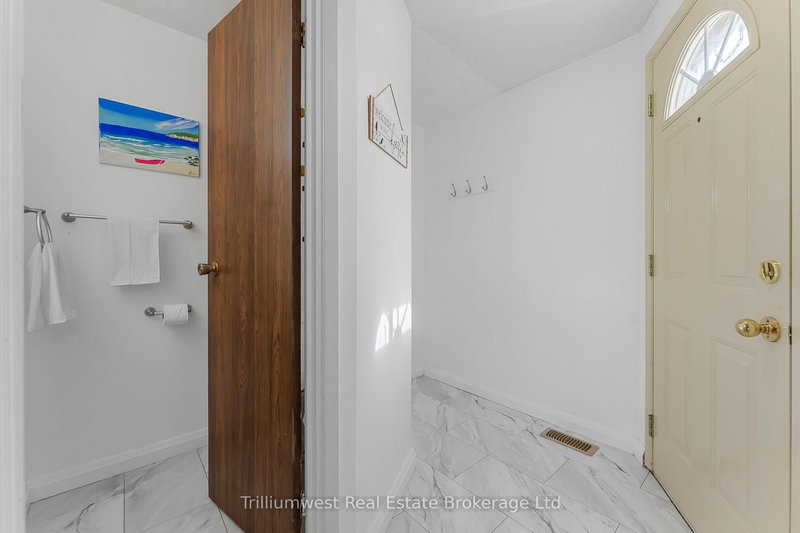 8 - 5982 Dunn St, Niagara Falls, L2G 7J9 | Image 3