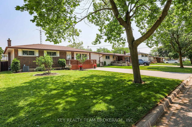20 Huntley Crescent