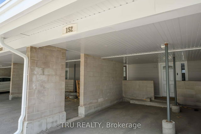 152 - 825 Cahill Drive W