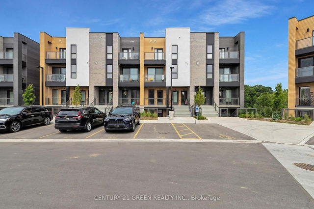 32 - 261 Woodbine Avenue