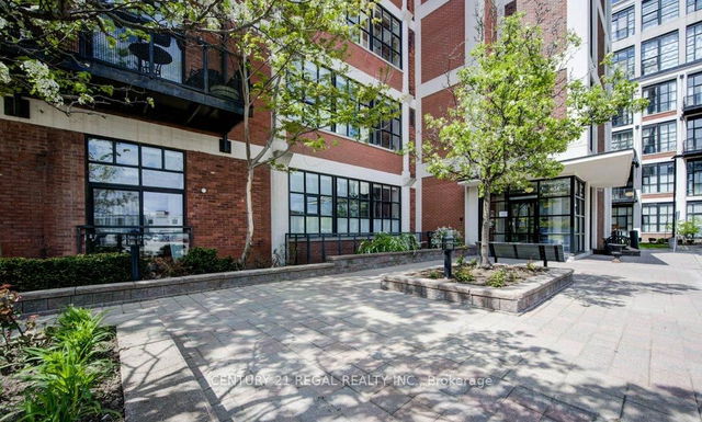 102 - 404 King Street W