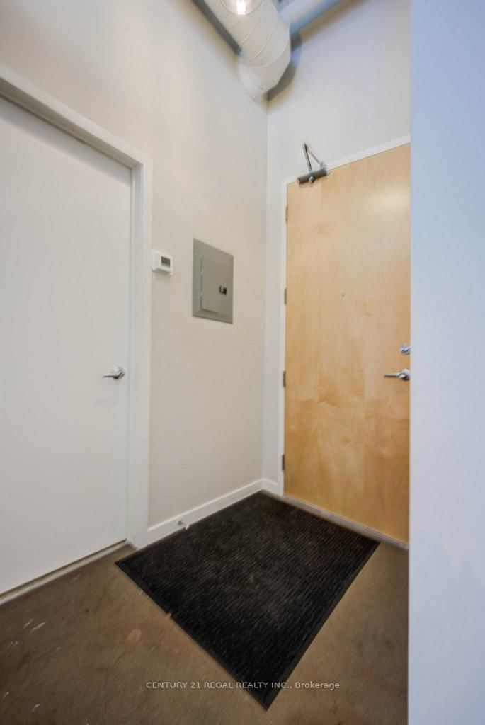 102 - 404 King St W, Kitchener, N2G 4Z9 | Image 2