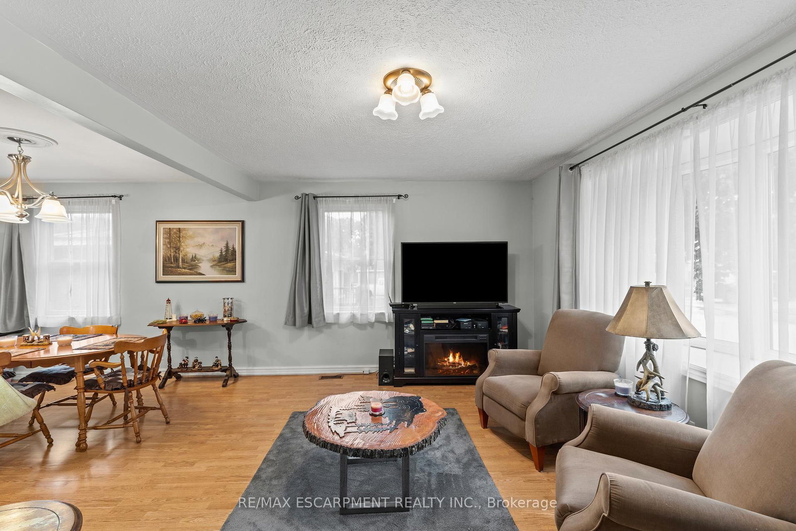 Detached House sold at 4 Carman Street, Norwich, Ontario, N0J 1P0 - Norwich Town - MLS: X12229515