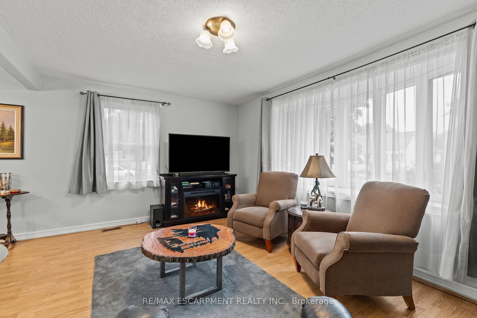 Detached House sold at 4 Carman Street, Norwich, Ontario, N0J 1P0 - Norwich Town - MLS: X12229515