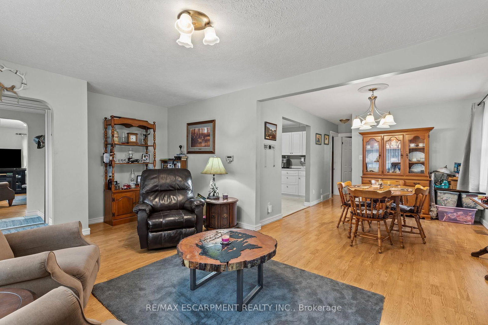 Detached House sold at 4 Carman Street, Norwich, Ontario, N0J 1P0 - Norwich Town - MLS: X12229515