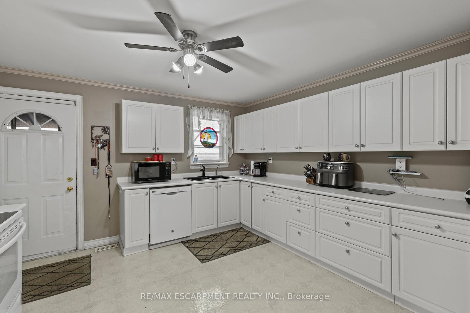 Detached House sold at 4 Carman Street, Norwich, Ontario, N0J 1P0 - Norwich Town - MLS: X12229515