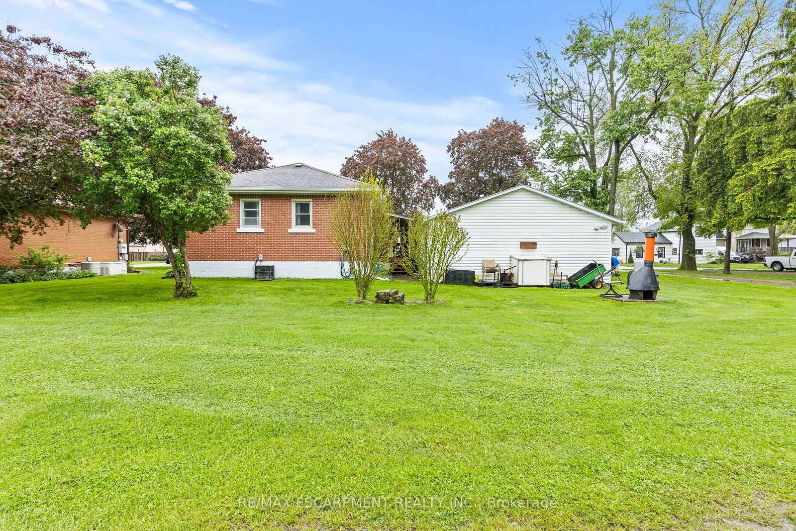 Detached House sold at 4 Carman Street, Norwich, Ontario, N0J 1P0 - Norwich Town - MLS: X12229515