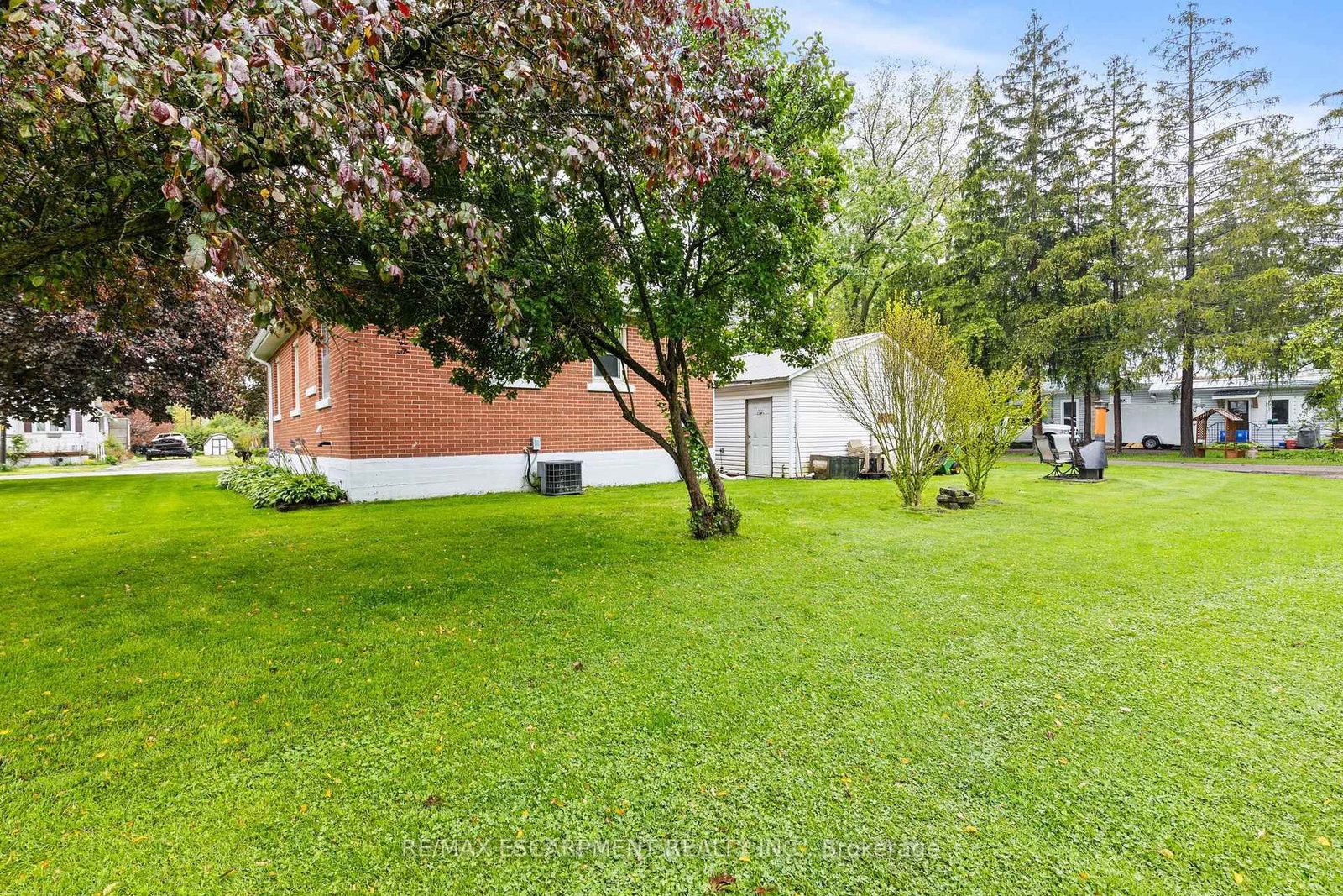 Detached House sold at 4 Carman Street, Norwich, Ontario, N0J 1P0 - Norwich Town - MLS: X12229515