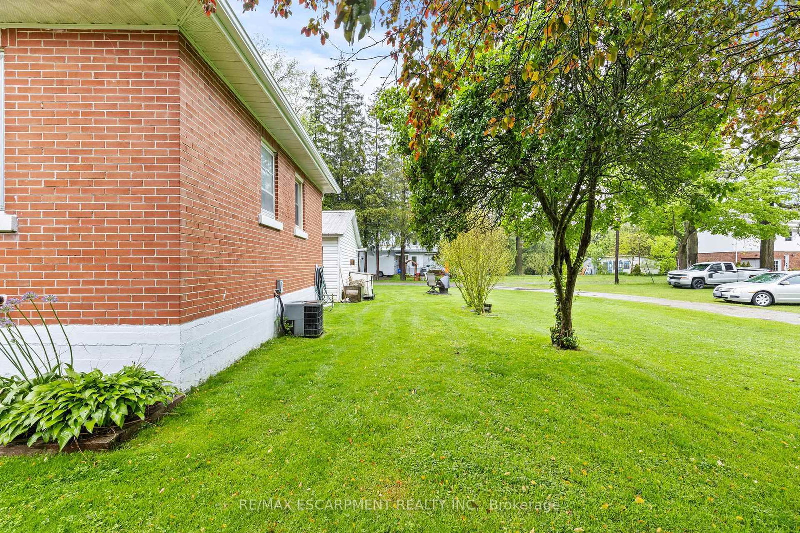 Detached House sold at 4 Carman Street, Norwich, Ontario, N0J 1P0 - Norwich Town - MLS: X12229515