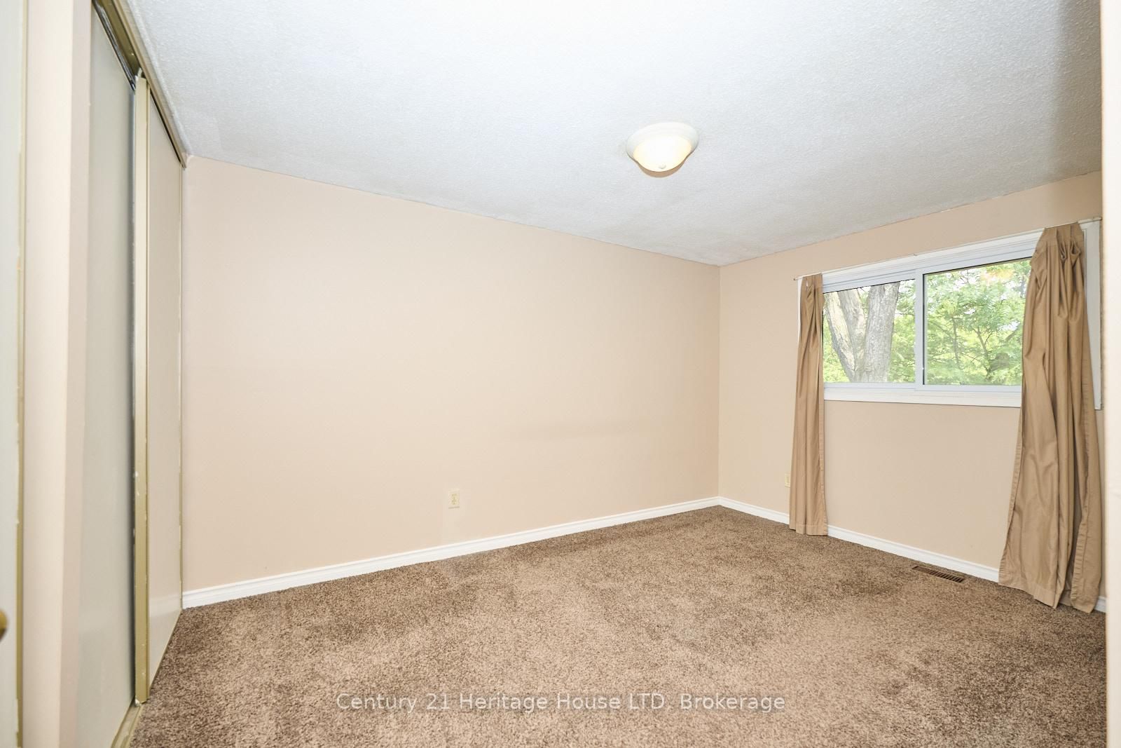 Townhouse sold at 51-75 Ventura Drive, St. Catharines, Ontario, L2R 7J7 - Haig - MLS: X12229727