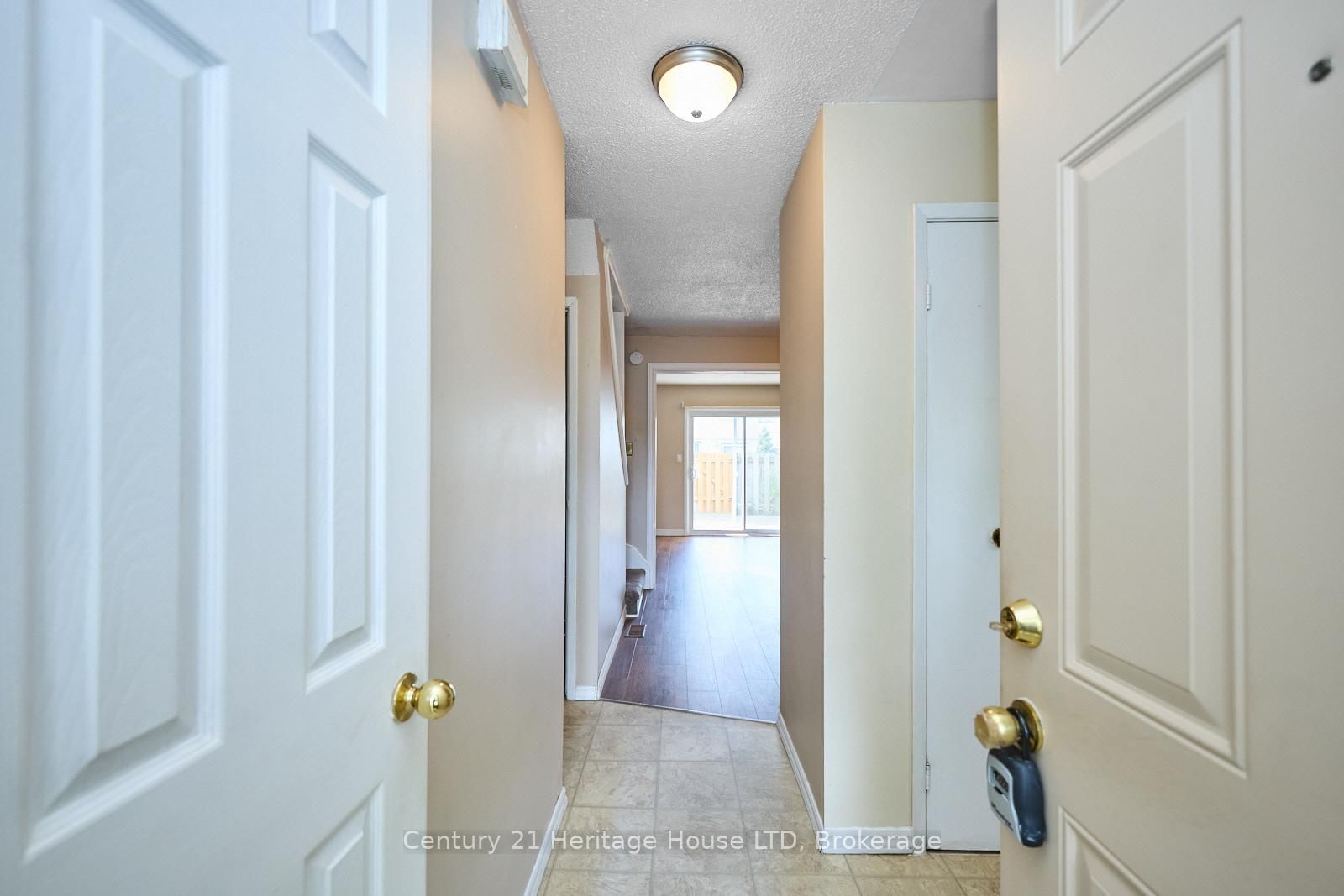 Townhouse sold at 51-75 Ventura Drive, St. Catharines, Ontario, L2R 7J7 - Haig - MLS: X12229727