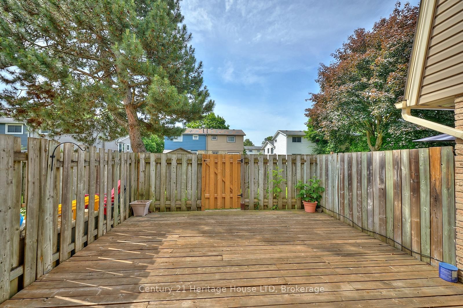 Townhouse sold at 51-75 Ventura Drive, St. Catharines, Ontario, L2R 7J7 - Haig - MLS: X12229727