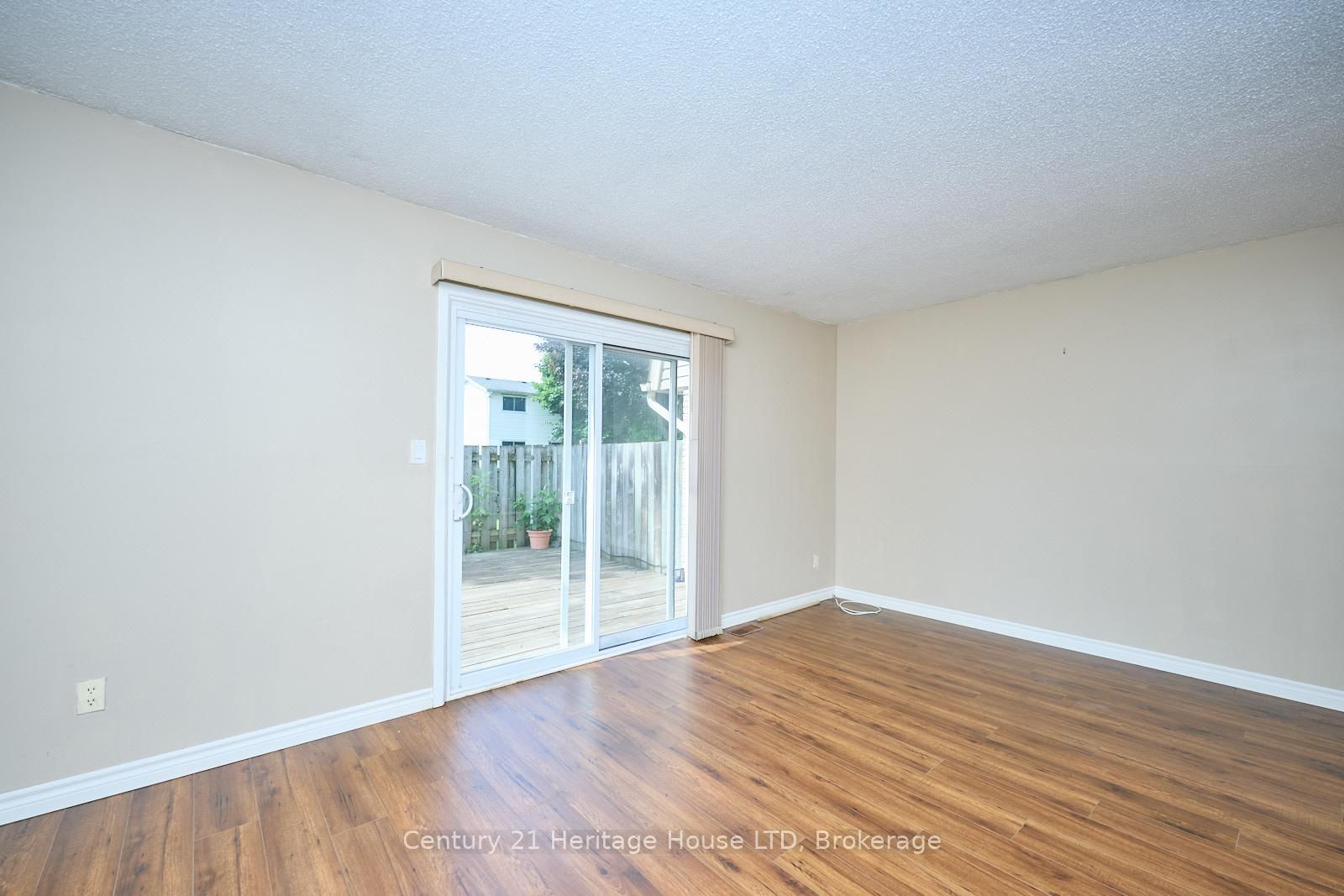 Townhouse sold at 51-75 Ventura Drive, St. Catharines, Ontario, L2R 7J7 - Haig - MLS: X12229727
