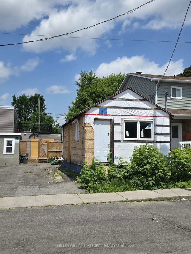 207 Carillon Street