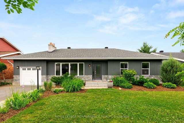 11 Parkland Crescent