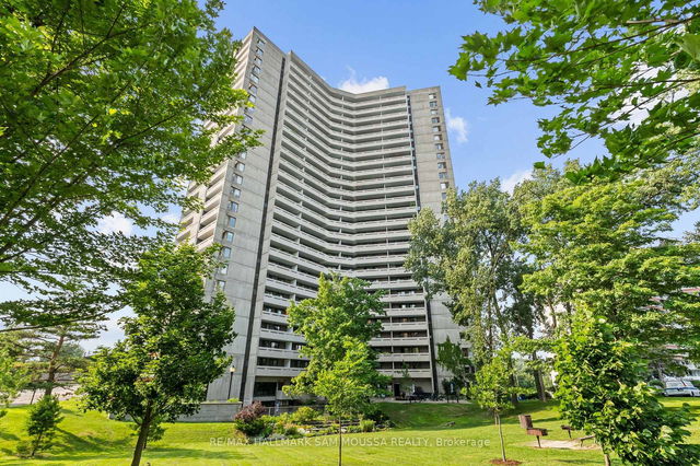 2003 - 1081 Ambleside Drive