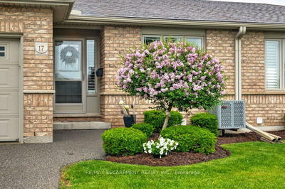 Unit 17 — 601 Conklin Rd, Brantford -  image-0-2