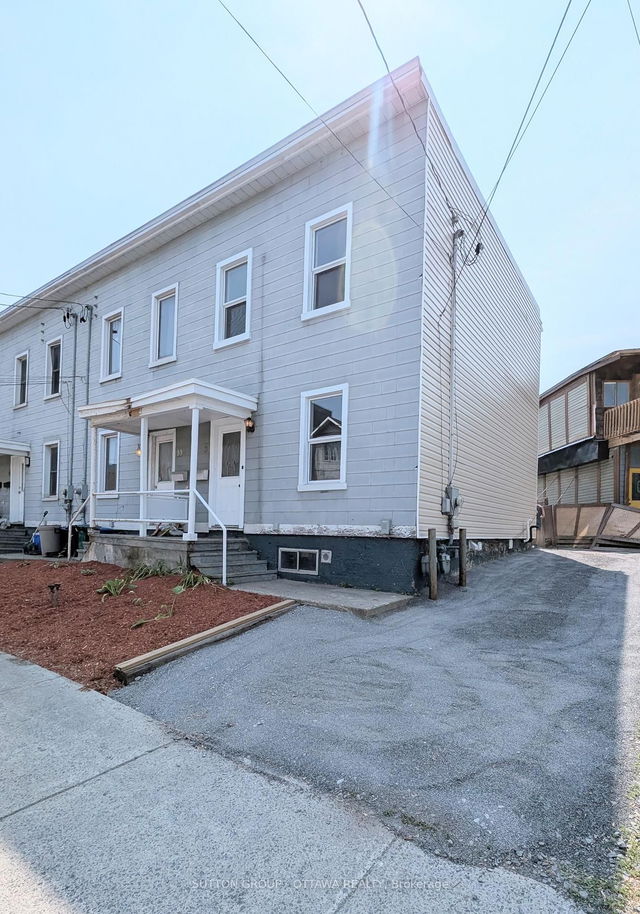 8 Robinson Avenue