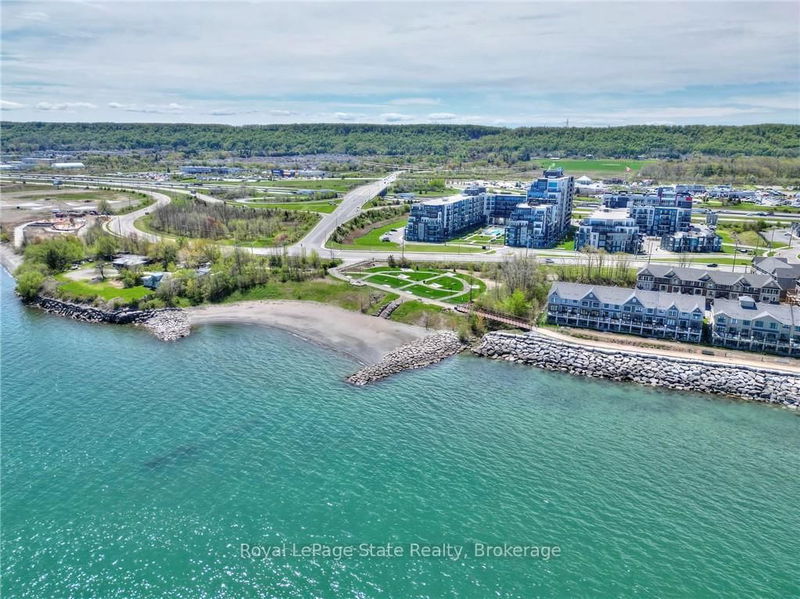 Unit 301 — 16 Concord Pl, Grimsby - Grimsby Beach image-0-0