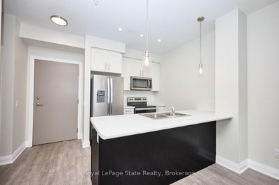 Unit 301 — 16 Concord Pl, Grimsby - Grimsby Beach image-0-3