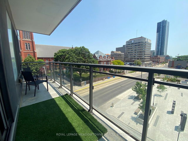 404 - 85 Duke Street W