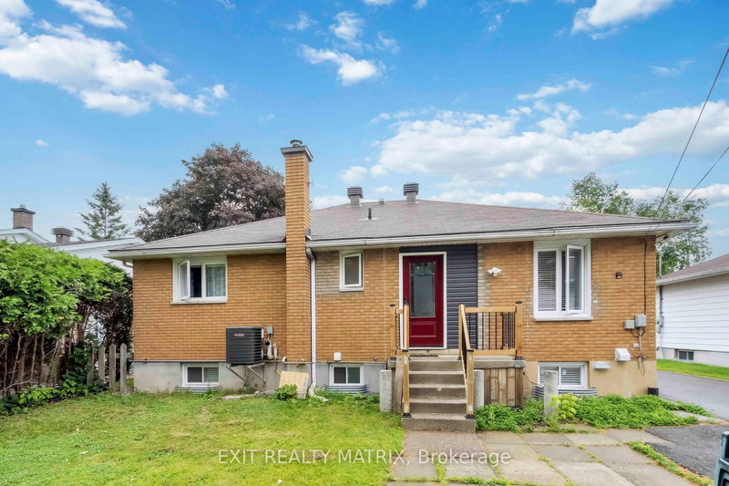 B - 848 Willow Ave, Ottawa, K1E 1C5 | Image 2
