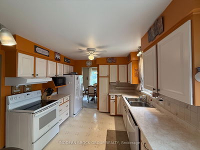 1359 Linden Cres, Brockville - Brockville image-0-4