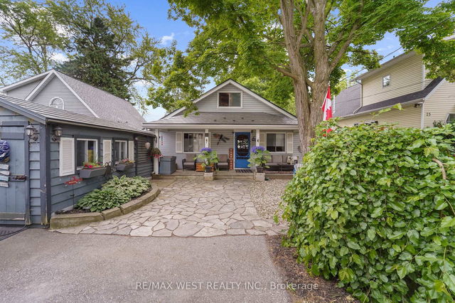 23 Holly Trail
