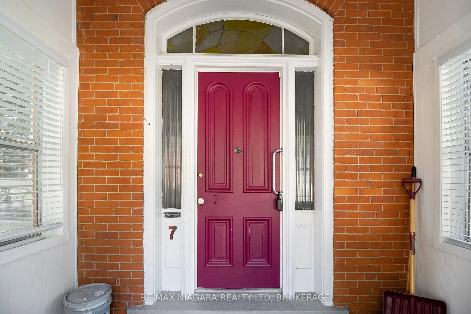 Listing Image 3