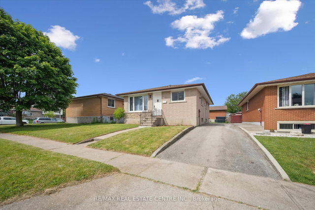 56 Moffat Drive