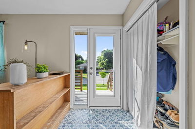 1056 Glebemount Cres, Peterborough North - 1 Central image-0-2