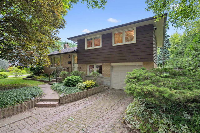 34 Hales Crescent