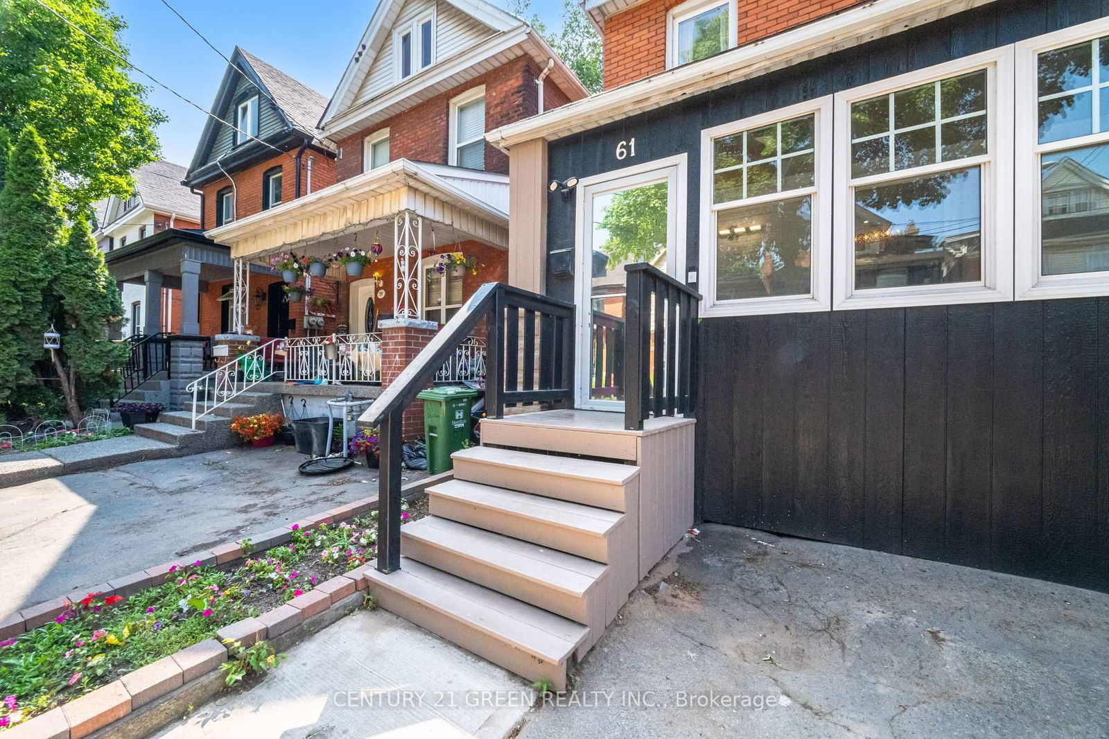 Detached House for sale at 61 Stirton Street, Hamilton, Ontario, L8L 6E7 - Gibson - MLS: X12233423