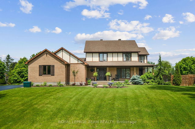 1571 STANLEYFIELD Crescent