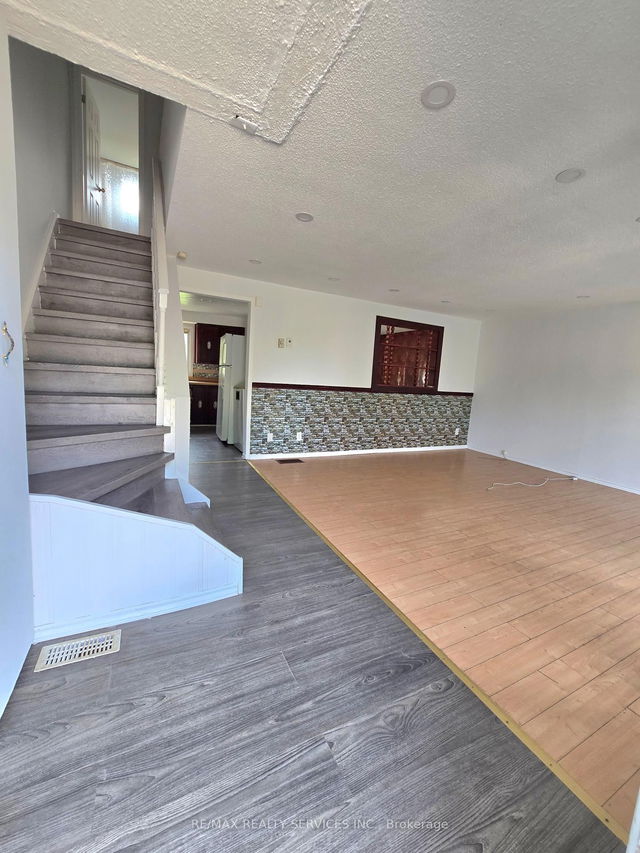 441 Parkview Crescent